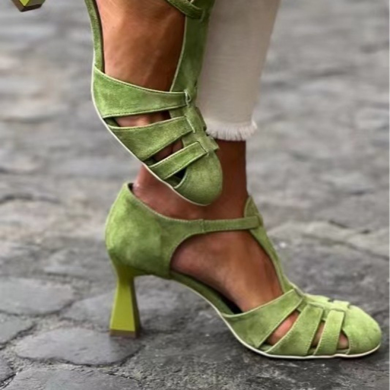 Women Formal Wear For Office - Sandal Wanita Hijau Suede Kitten Heel