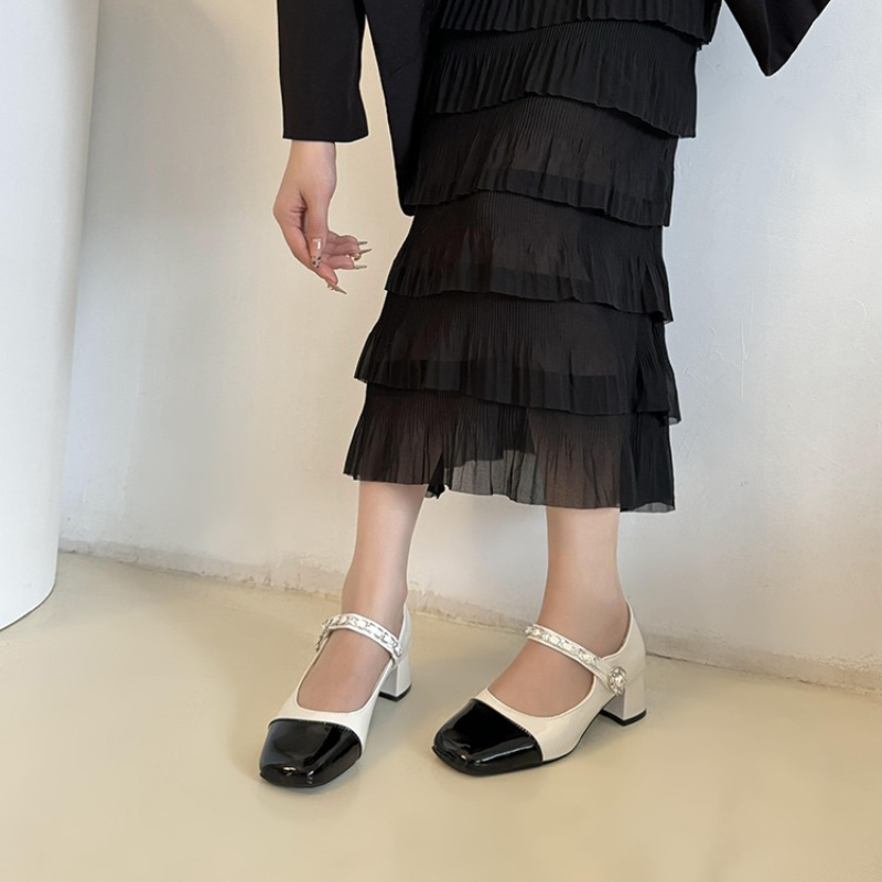 Sepatu Hak Tinggi Tebal Model  - Women Formal Wear Black And White ulasan dan harga