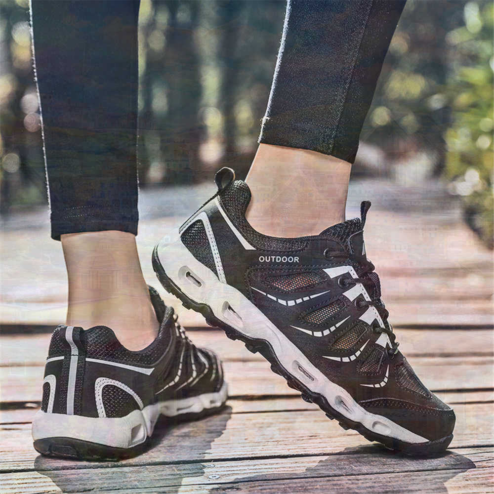 Sepatu Tenis Perak Ujung Bulat - Women Formal Wear Black And White ulasan dan harga